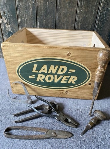 Vintage style landrover - style,